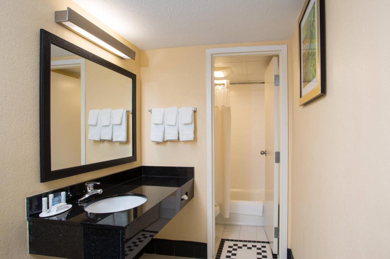 Fairfield Inn Boston Dedham Exteriör bild